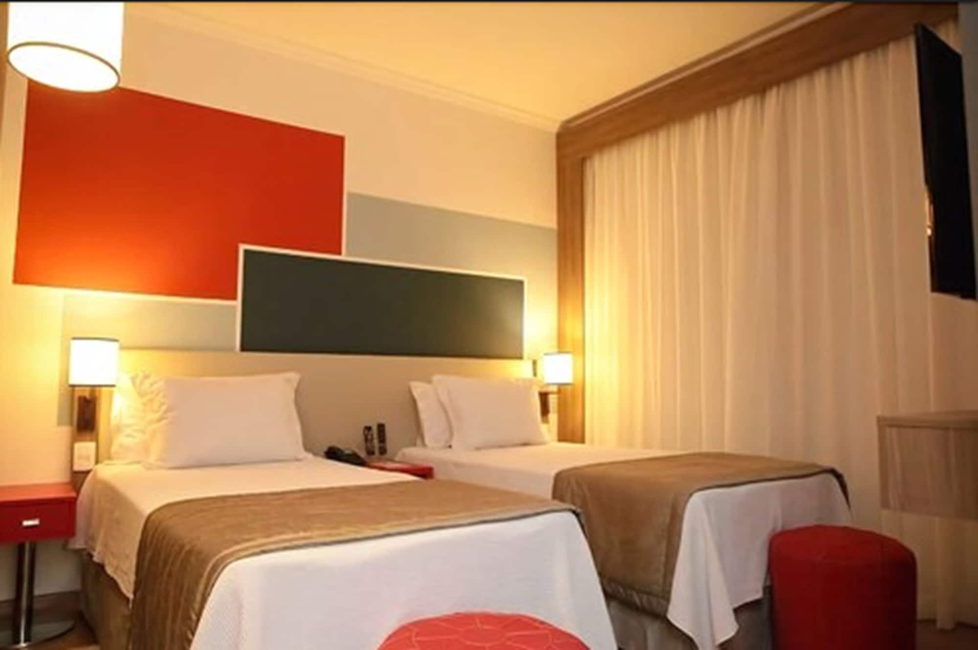 TRYP By Wyndham Ribeirão Preto Hotel Exterior foto A room at the hotel