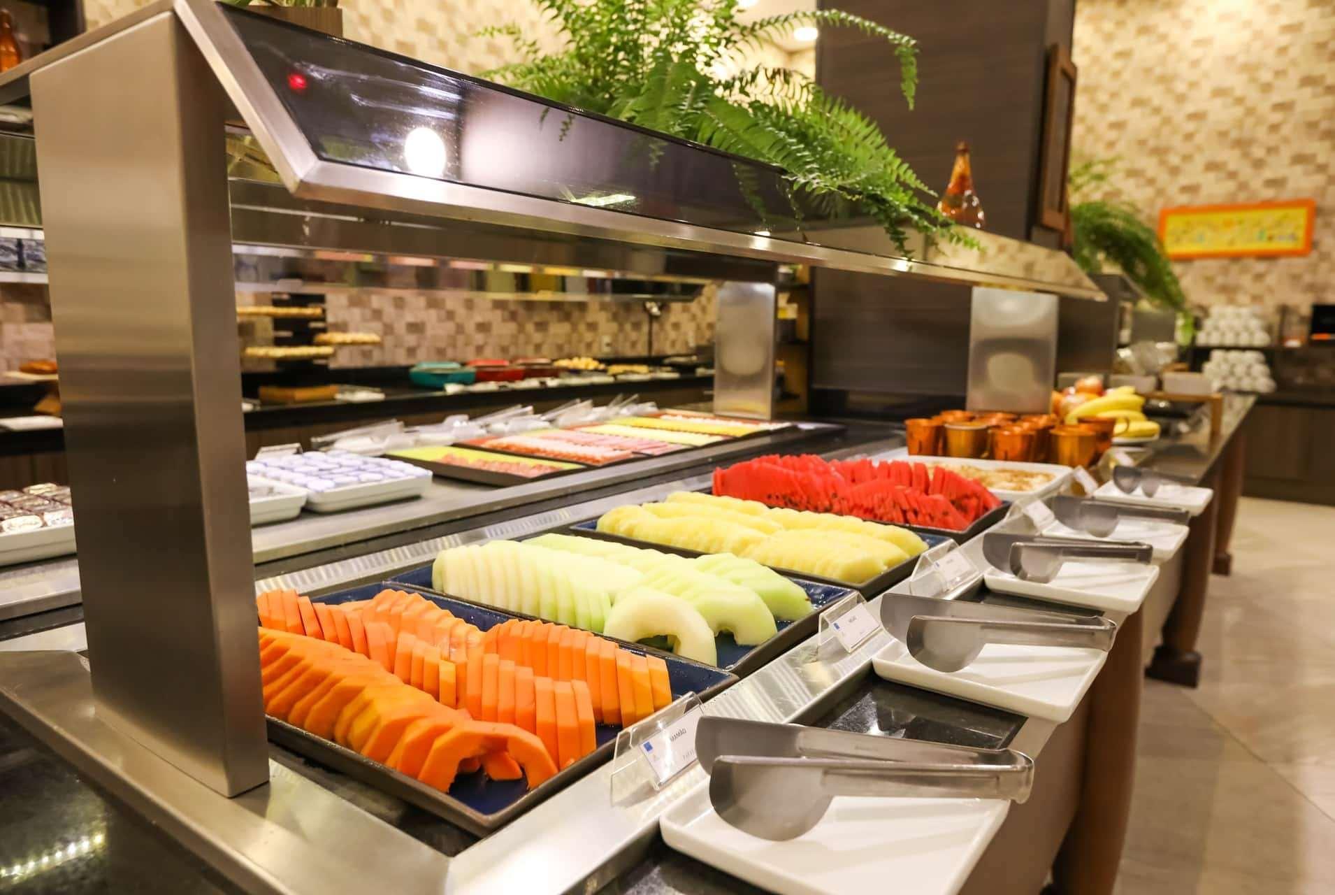 TRYP By Wyndham Ribeirão Preto Hotel Exterior foto A salad bar