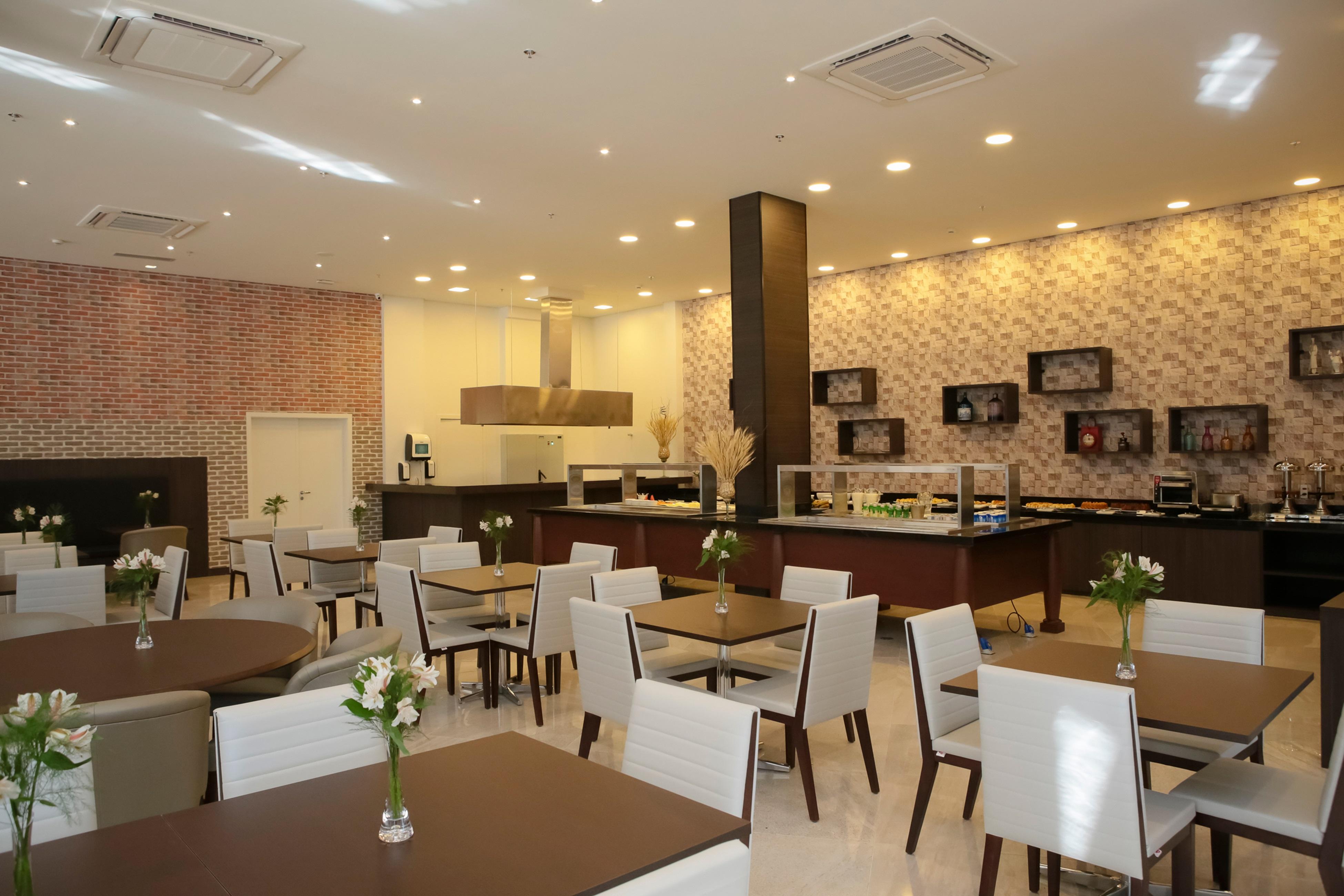 TRYP By Wyndham Ribeirão Preto Hotel Exterior foto The dining room