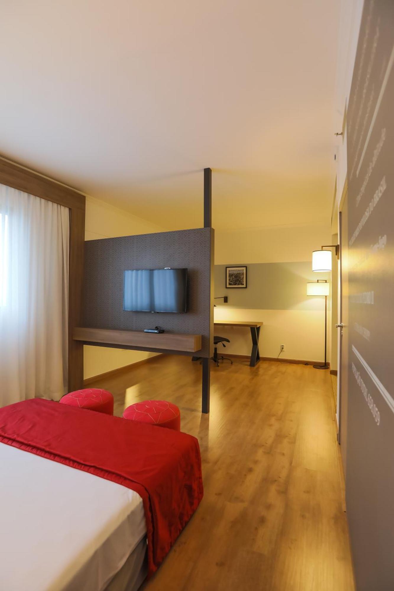 TRYP By Wyndham Ribeirão Preto Hotel Exterior foto A typical room at the hotel