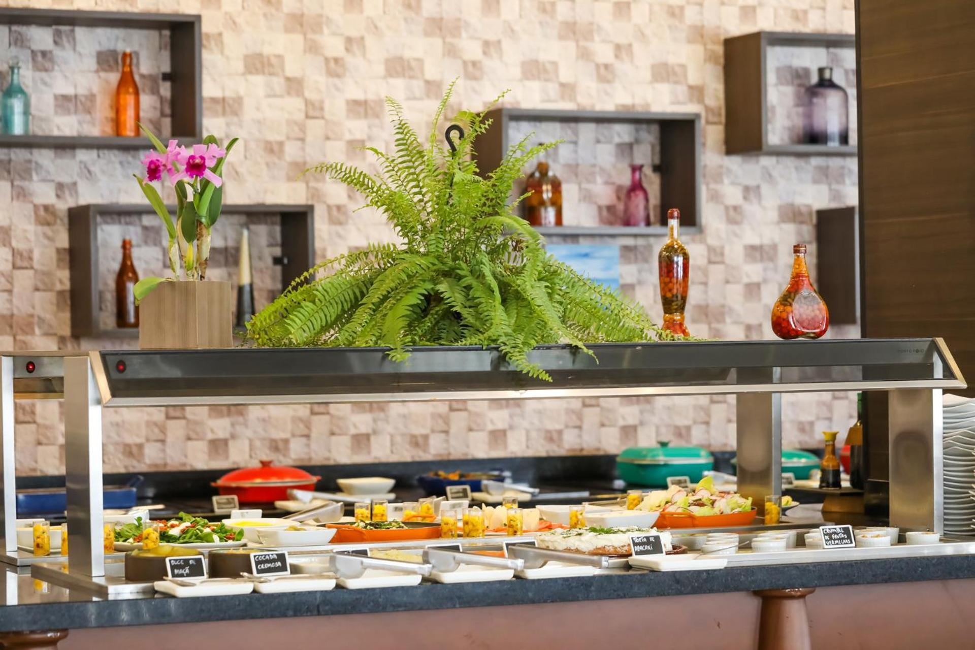 TRYP By Wyndham Ribeirão Preto Hotel Exterior foto A salad bar