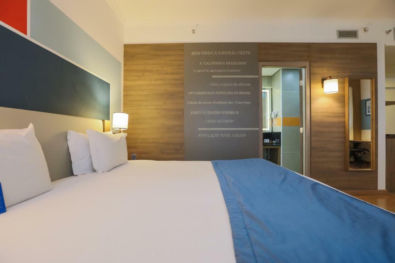 TRYP By Wyndham Ribeirão Preto Hotel Exterior foto A room at the hotel