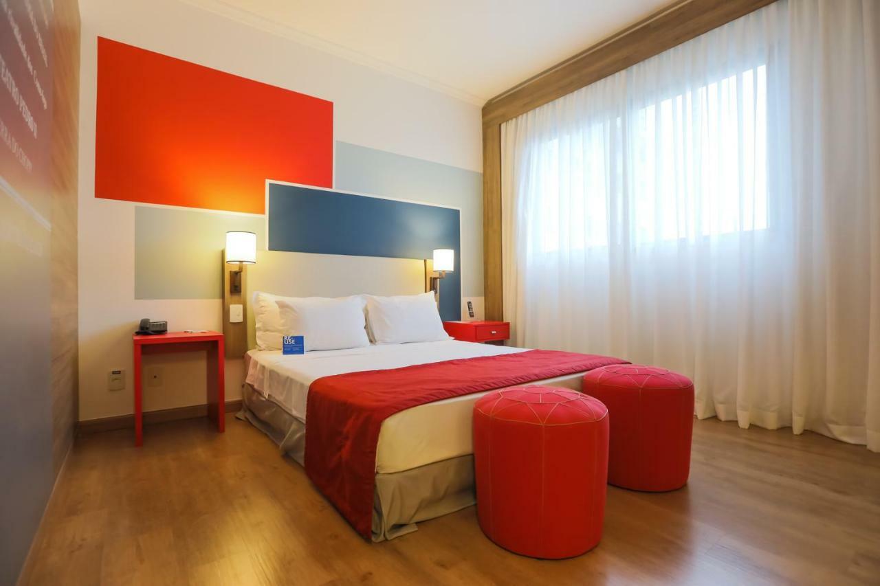 TRYP By Wyndham Ribeirão Preto Hotel Exterior foto A room at the hotel